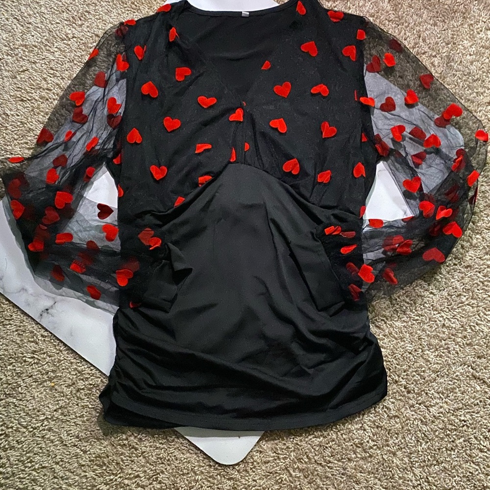 Black and Red Heart Mesh Sleeve Top